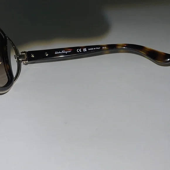 Salvatore Ferragamo Brown Women’s Sunglasses NWT - Picture 12 of 14